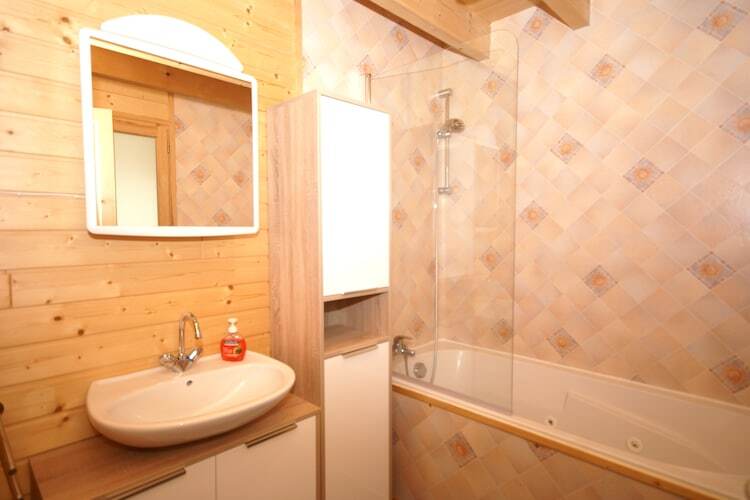 Chalet du Lac à Beaulieu, piscine privée et lac à 400m - Photo 13