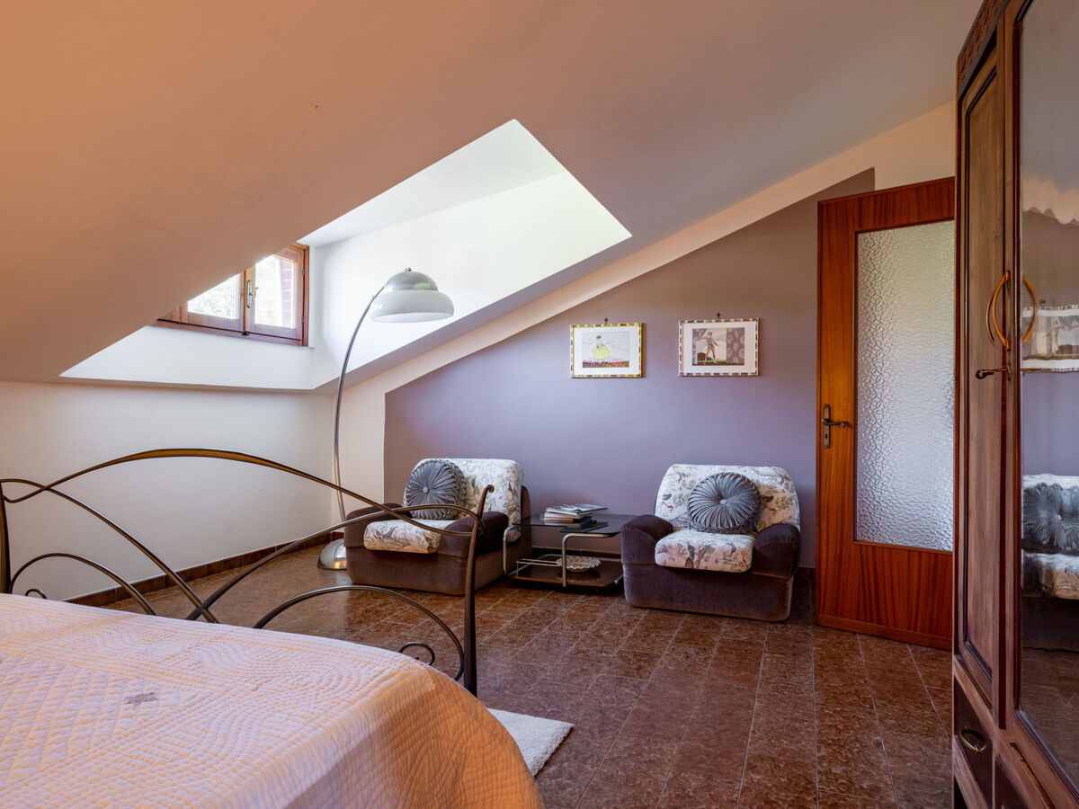 Appartement Ca' D'Gnese, mansardé avec piscine à Castagnole Lanze - Photo 12