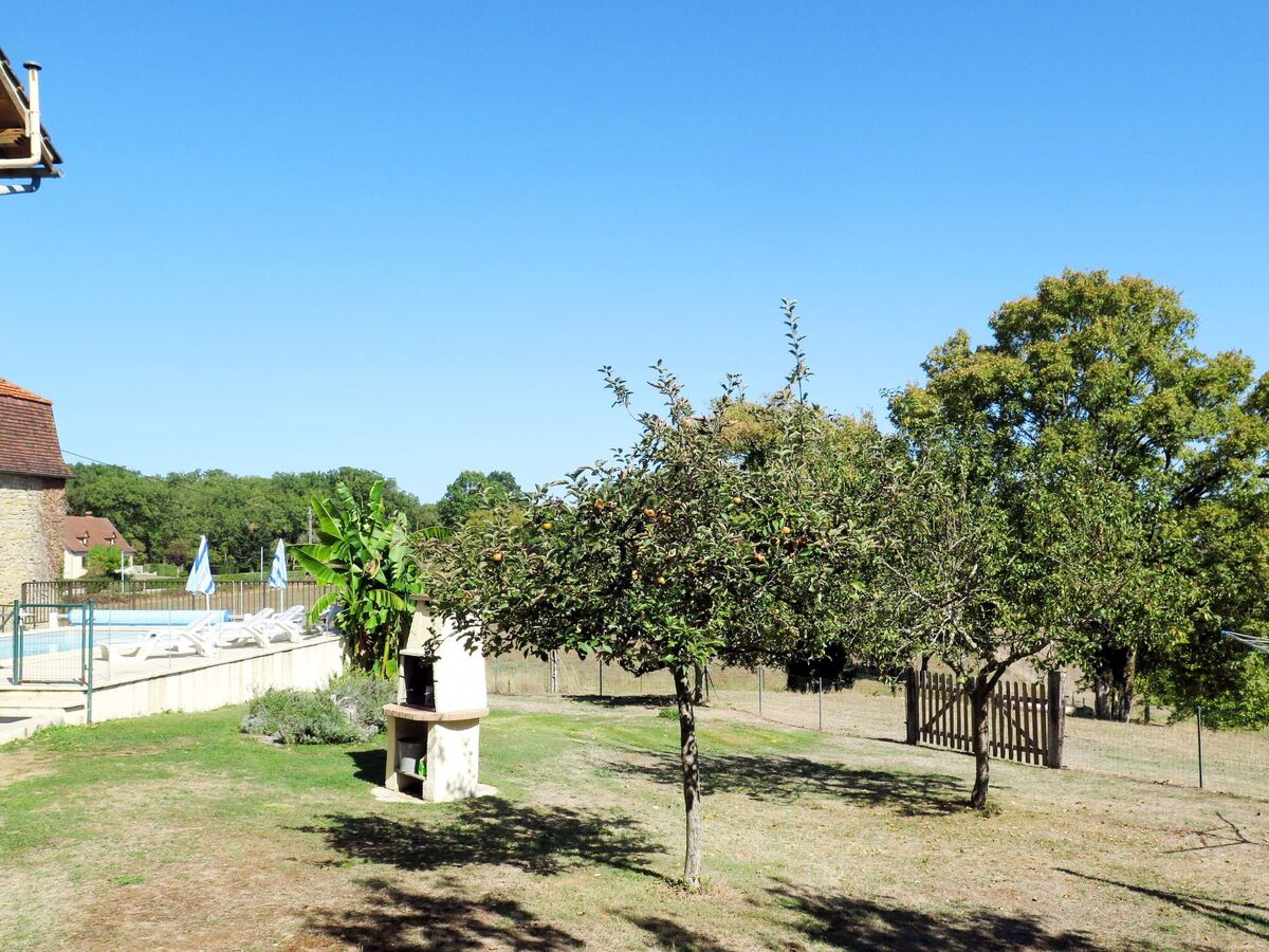 Gîte Sarrouil à Loubressac, piscine et terrasses - Photo 21
