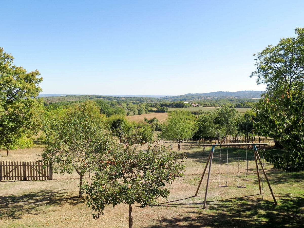 Gîte Sarrouil à Loubressac, piscine et terrasses - Photo 23