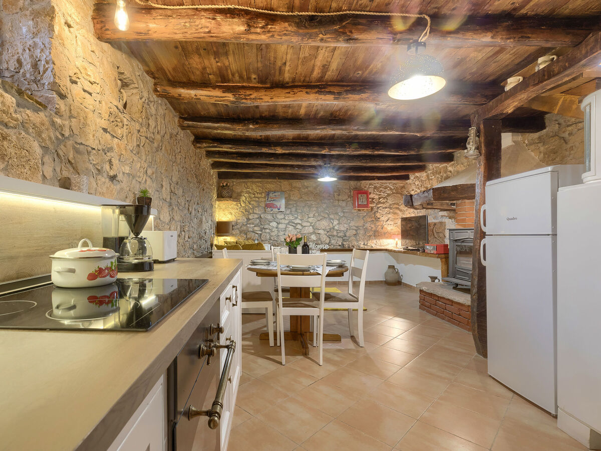 Maison Susanne avec piscine privée à Pićan - Photo 10