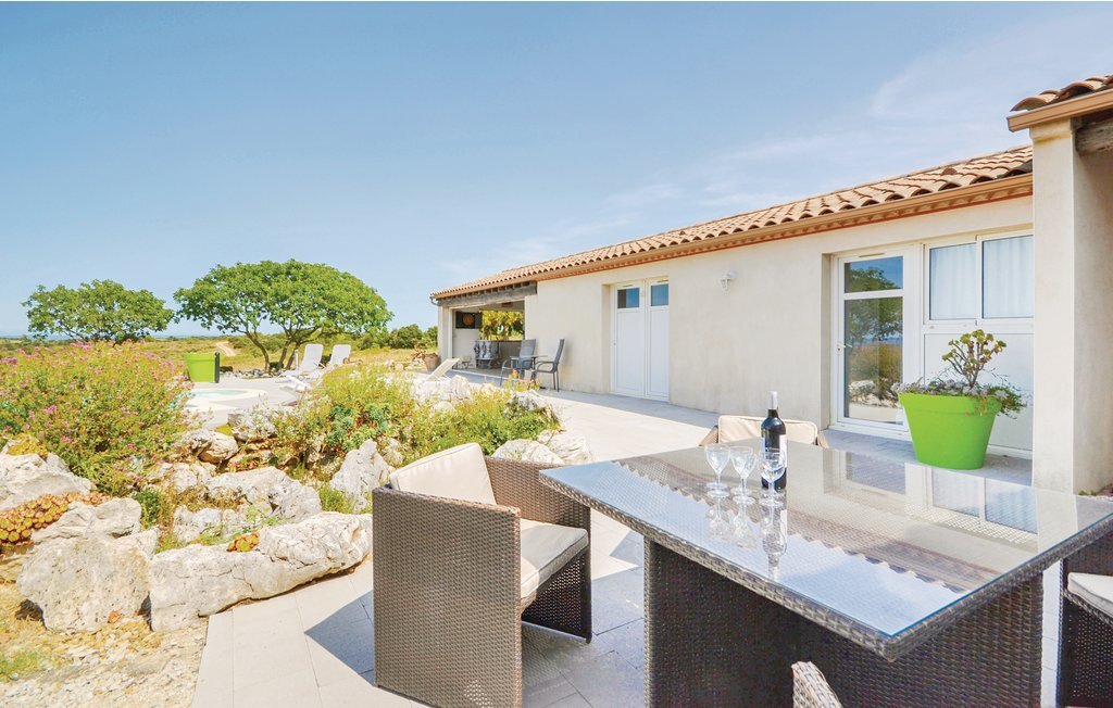 Maison 5 chambres avec piscine débordement, vue Gard - Photo 3
