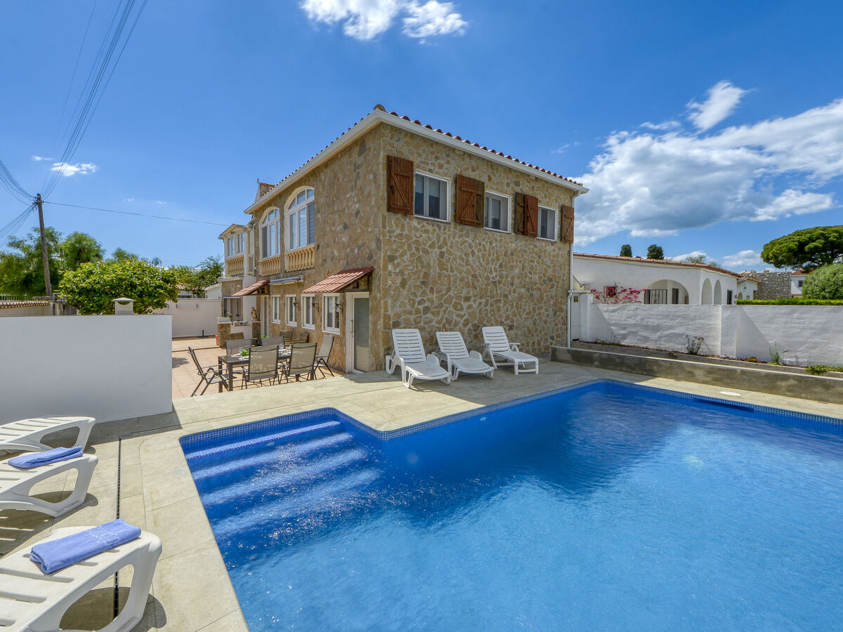 Chavicoto, maison 8 pers. piscine à Empuriabrava - Photo 1