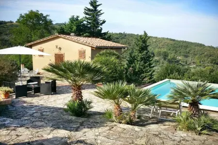Location maison à Sasso Pisano, Castelnuovo di Val di Cecina, Villa à Sasso Pisano avec jardin