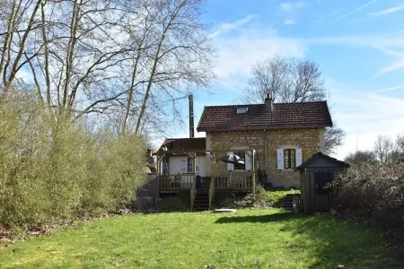 Gite Maison de Garde Barrières, Cottage en France avec jardin près du lac - Photo 1