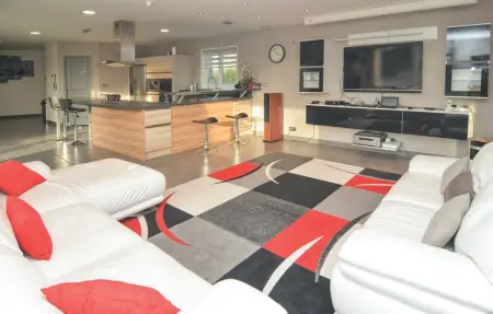 Villa 5 chambres avec piscine chauffée à Saint-Gilles : photo 21