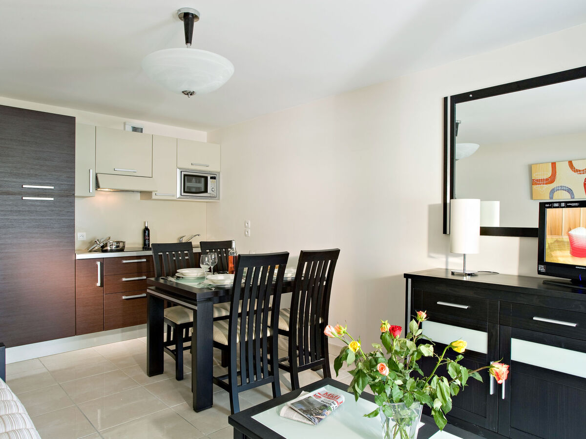 Carré Marine – Apt 2p avec piscine à Mandelieu - Photo 7
