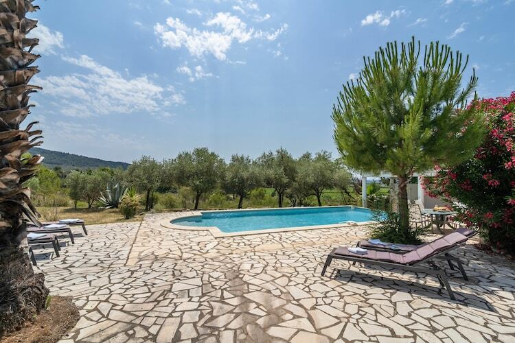 Villa La Cave à Beaufort, piscine chauffée et terrasse - Photo 2