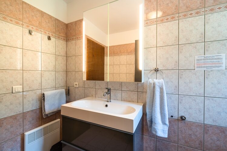 Villa Les Veinards – Piscine chauffée et bain à remous - Photo 29