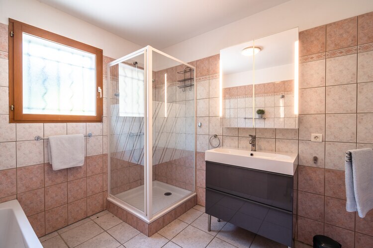 Villa Les Veinards – Piscine chauffée et bain à remous - Photo 31