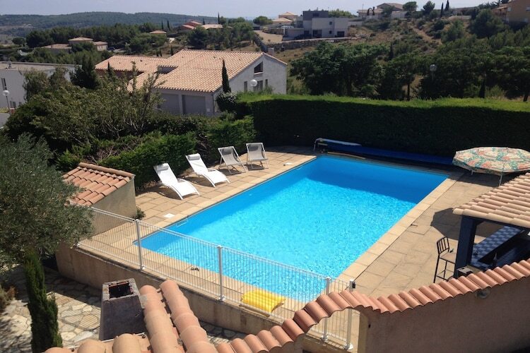 Villa Les Etangs à Narbonne, piscine et vue sur le lac - Photo 8