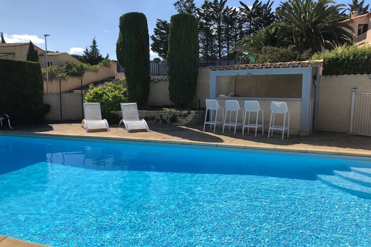 Villa Les Etangs à Narbonne, piscine et vue sur le lac - Photo 11