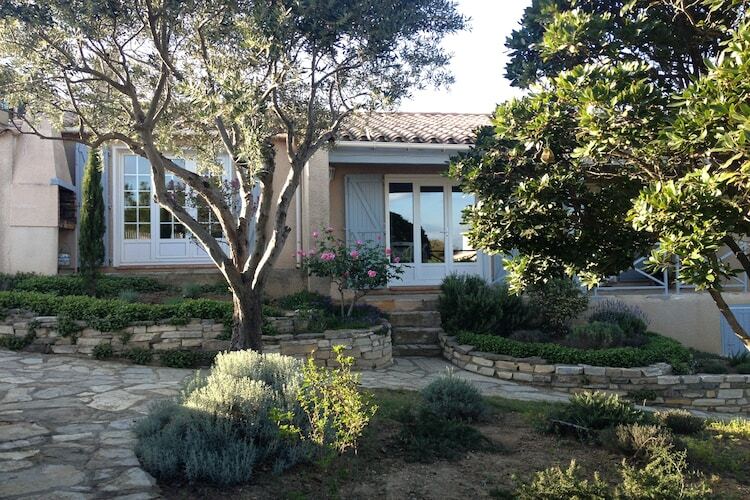Villa Les Etangs à Narbonne, piscine et vue sur le lac - Photo 15