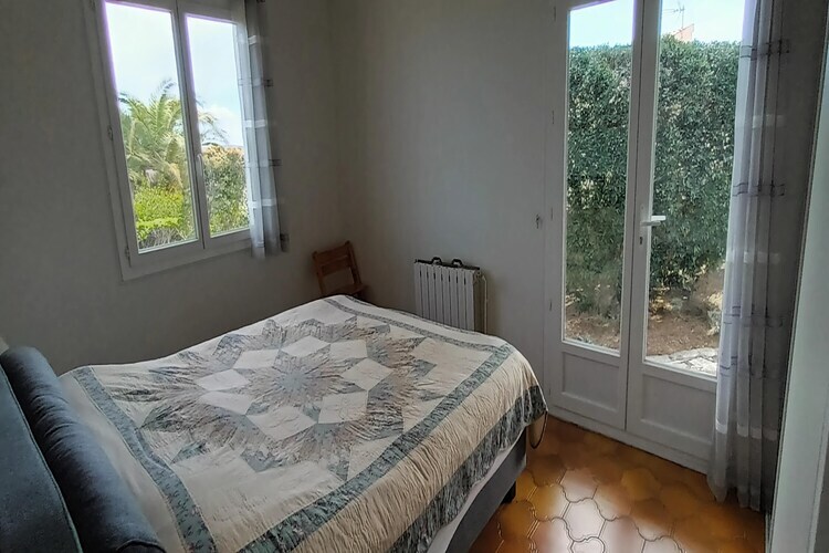 Villa Les Etangs à Narbonne, piscine et vue sur le lac - Photo 22