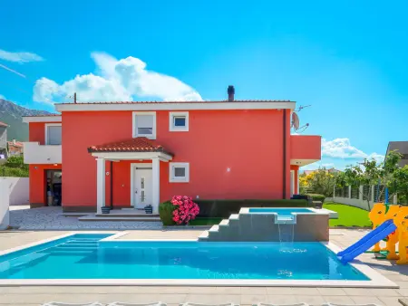 Location maison à Kaštela, Queen Ahn with heated pool