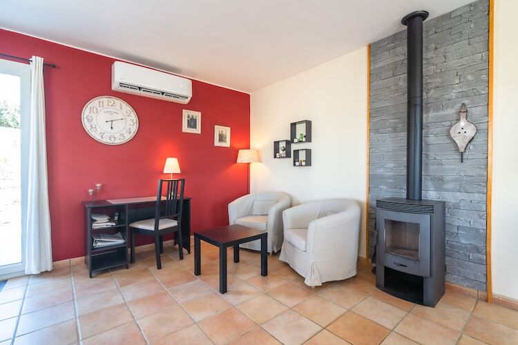 Villa L'Horizon à Escales : piscine chauffée et terrasse - Photo 11