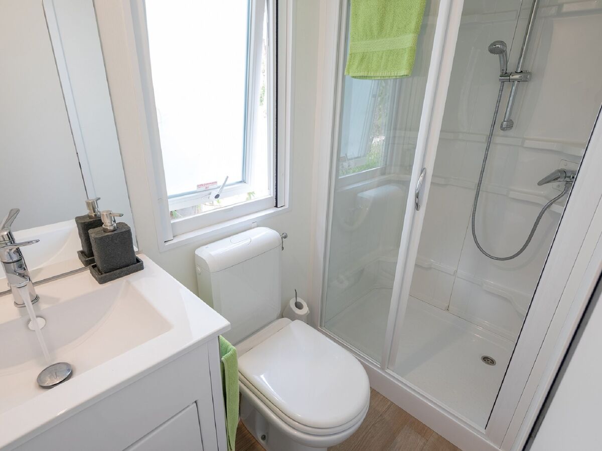 Mobil-home 4 pièces Cannigione, à 200 m de la plage - Photo 11
