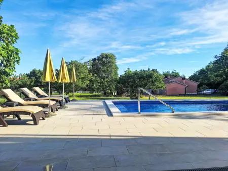 Maison Marina à Labin : piscine privée 8x4m et 3000m² de terrain : photo 14