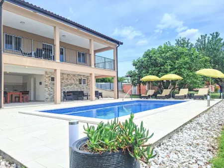 Maison Marina à Labin : piscine privée 8x4m et 3000m² de terrain : photo 26