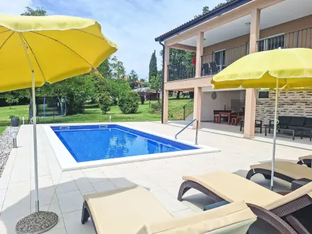 Maison Marina à Labin : piscine privée 8x4m et 3000m² de terrain : photo 27