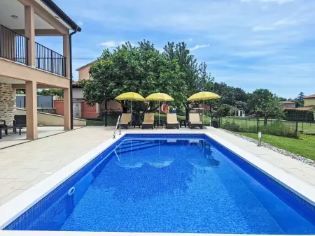 Maison Marina à Labin : piscine privée 8x4m et 3000m² de terrain : photo 28