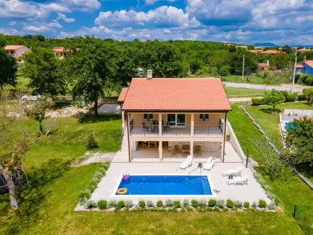 Maison Marina à Labin : piscine privée 8x4m et 3000m² de terrain : photo 31