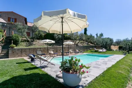 Location villa à Cortona, Villa en Ombrie avec piscine près du Trasimène