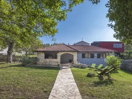 Maison Cetina, 6 personnes, 4 km de la mer