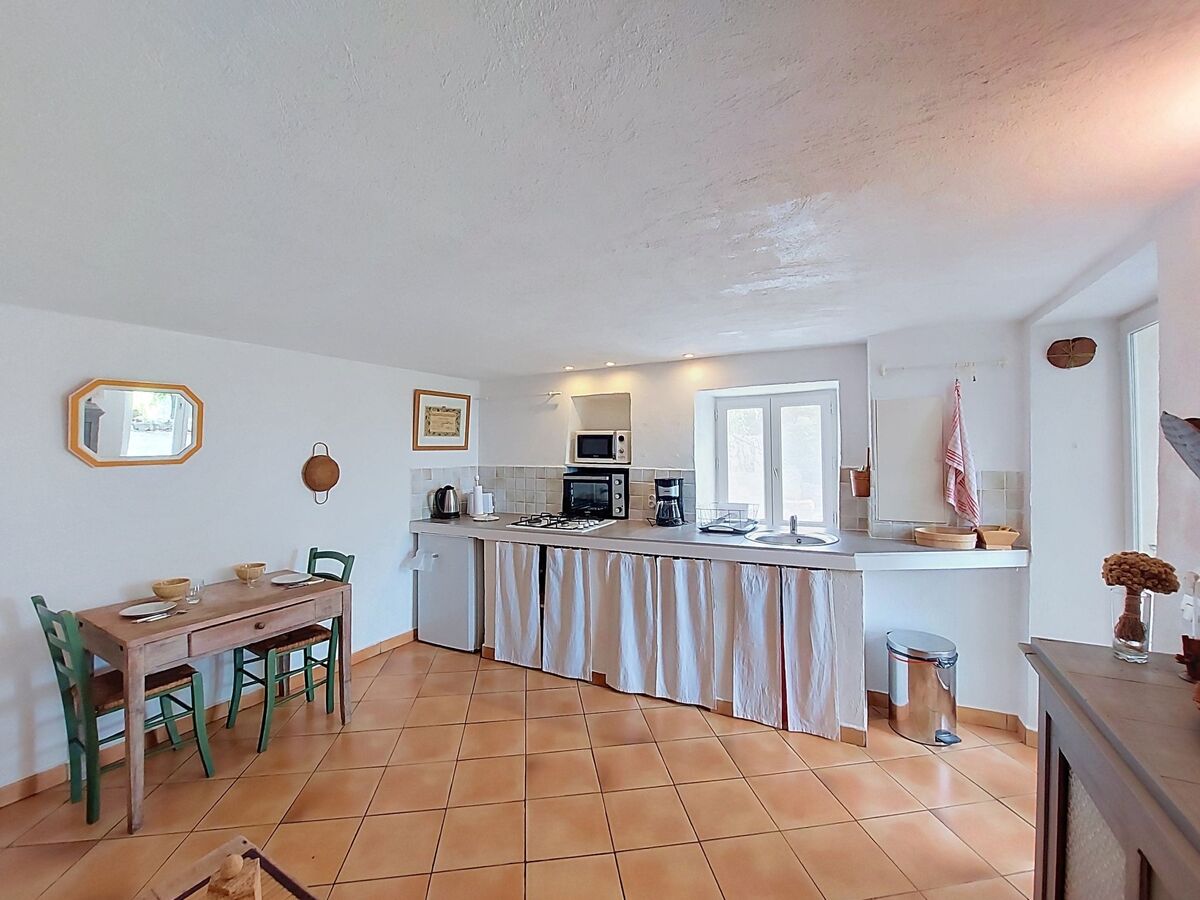 Le Cabanon - Gîte 2 personnes, terrasse 40 m² à Claviers - Photo 4