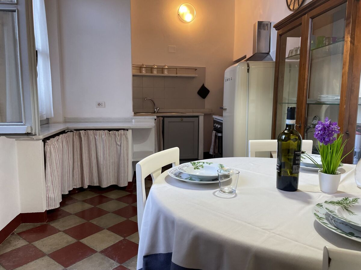 Merlino : apt 2 pièces à Finalborgo, 2,5 km de la mer - Photo 4