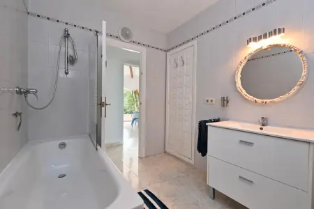Villa Sonrisa, Villa élégante avec piscine - Photo 22