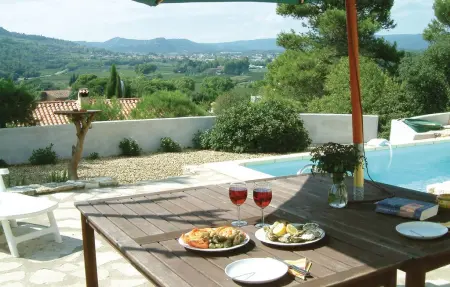 Location Maison 4 personnes à Pierrerue - Photo 2