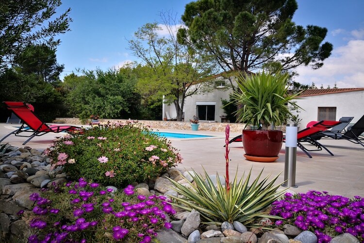 Villa Lézignan : piscine et jardin de 6 000 m² - Photo 15