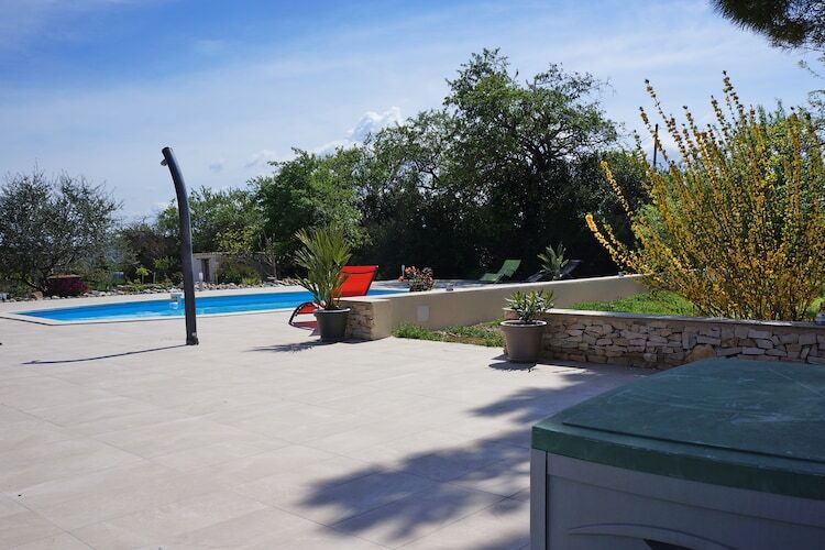 Villa Lézignan : piscine et jardin de 6 000 m² - Photo 17
