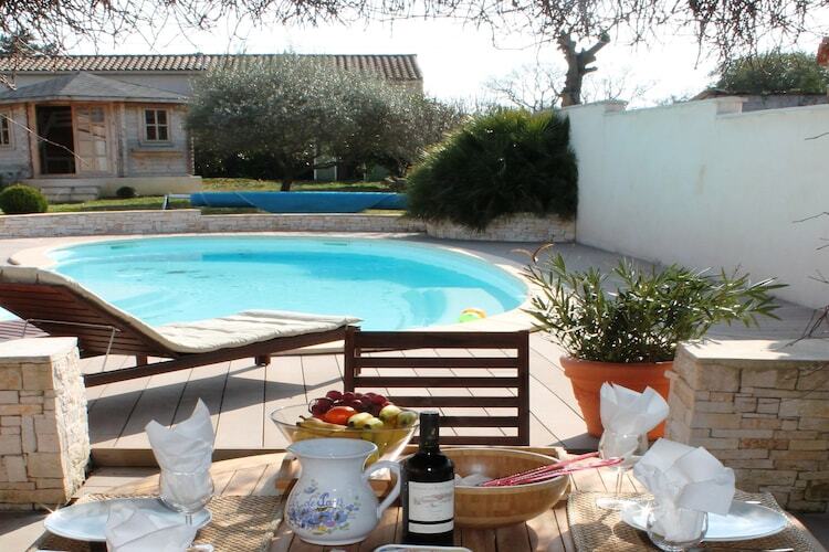 Villa Papillon à Rousson : piscine, parc enfants et jardin - Photo 7