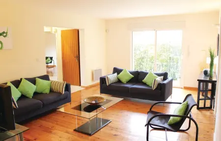 Maison 5 chambres avec piscine privée à Creissan : photo 2