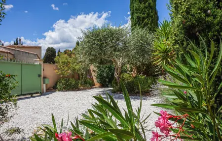 Maison 5 chambres avec piscine privée à Creissan : photo 17