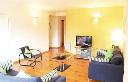 Maison 5 chambres avec piscine privée à Creissan : photo 22