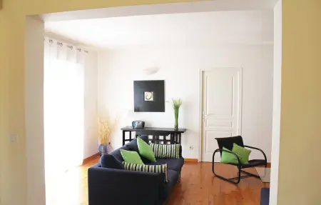 Maison 5 chambres avec piscine privée à Creissan : photo 24