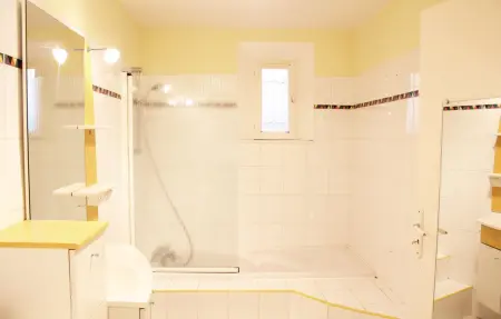 Maison 5 chambres avec piscine privée à Creissan : photo 30