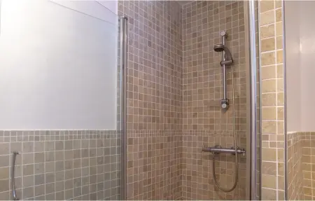 Maison 5 chambres avec piscine privée à Thézan-lès-Béziers : photo 18