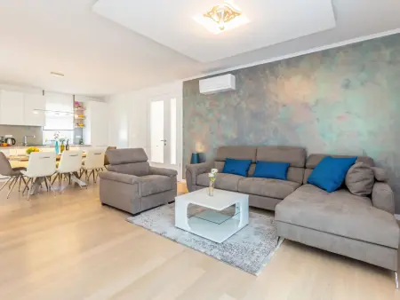 Villa Roko 250 m² avec piscine privée à Malinska : photo 5