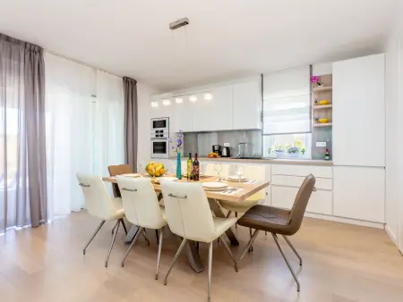 Villa Roko 250 m² avec piscine privée à Malinska : photo 14