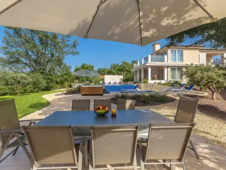 Villa Roko 250 m² avec piscine privée à Malinska : photo 21