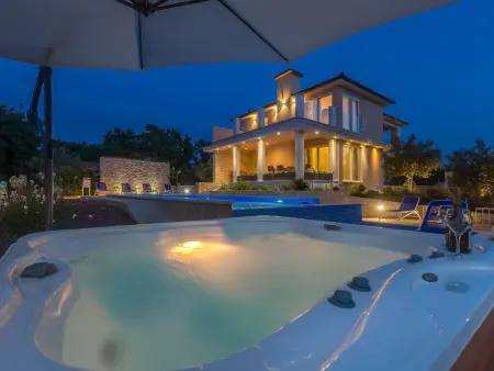 Villa Roko 250 m² avec piscine privée à Malinska : photo 48