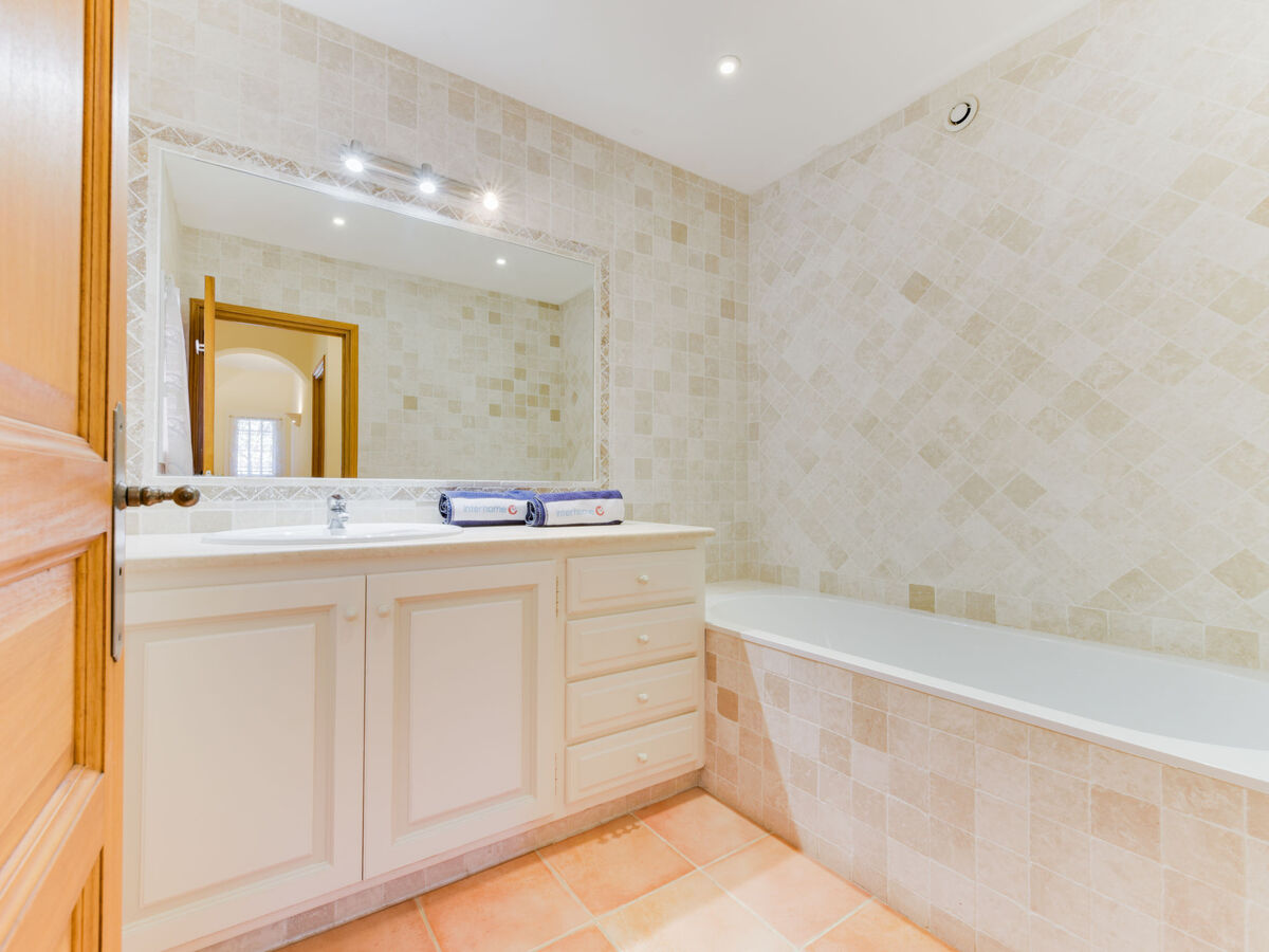 Villa Hameau du Brost – 3 chambres, piscine privée - Photo 12