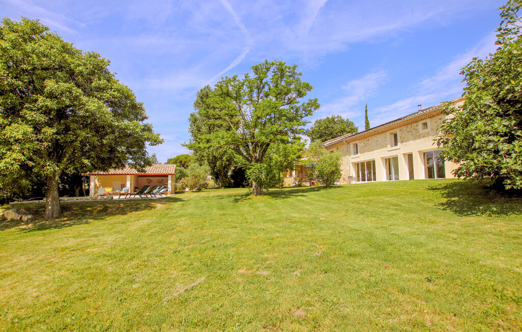 Ancienne ferme en pierre, piscine chauffée, 6 chambres - Photo 4