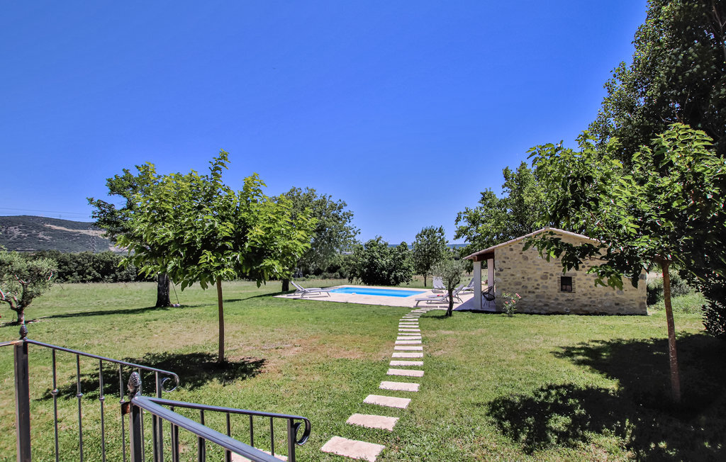 Ancienne ferme en pierre, piscine chauffée, 6 chambres - Photo 8