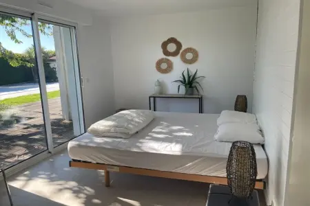Villa Petite Champagne, piscine chauffée à Brives-sur-Charente : photo 11