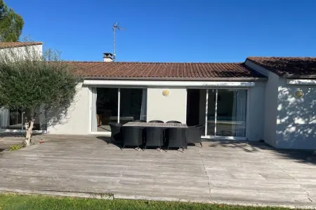Villa Petite Champagne, piscine chauffée à Brives-sur-Charente : photo 18